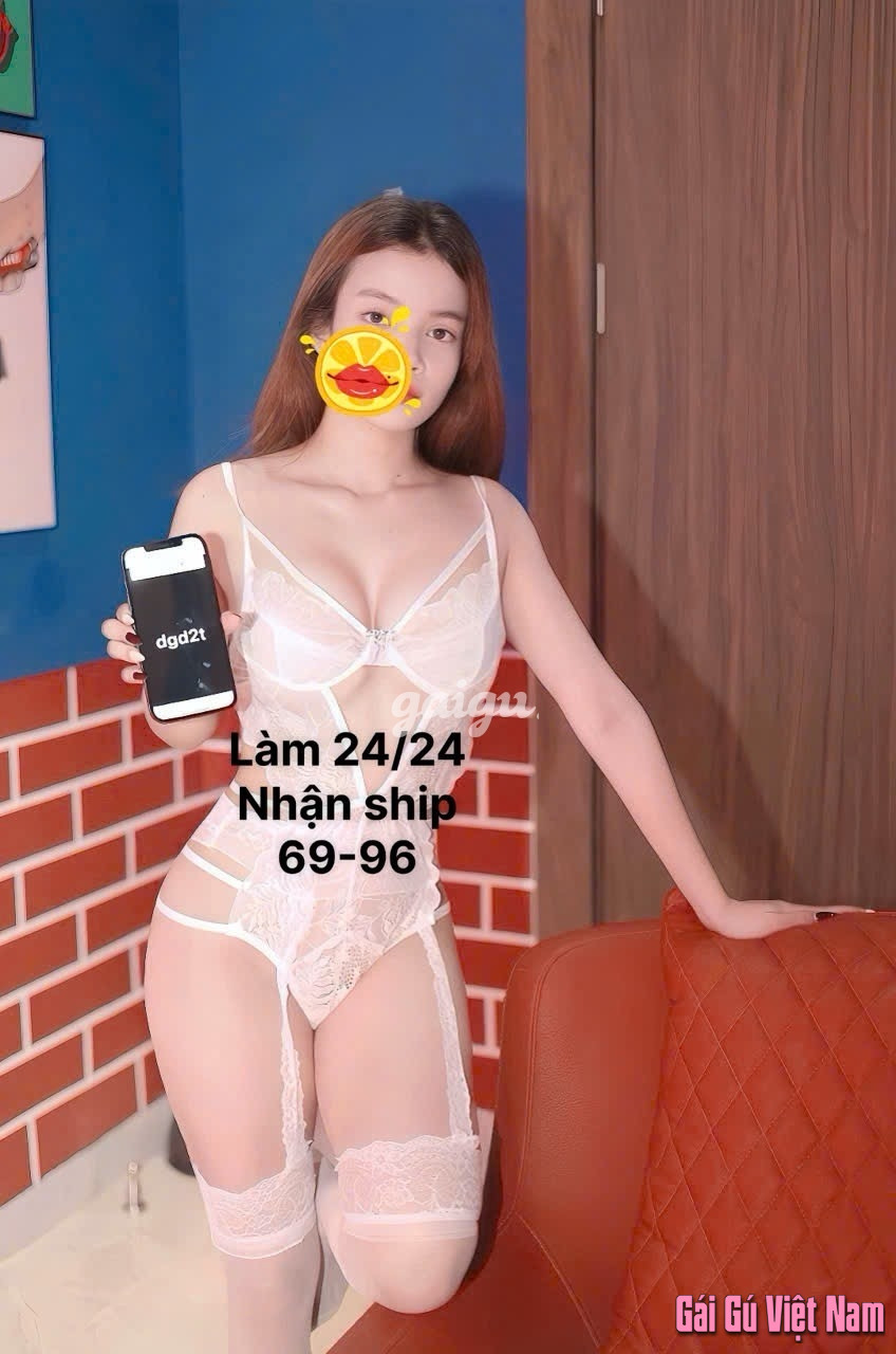 Bé Mai Anh 2k3