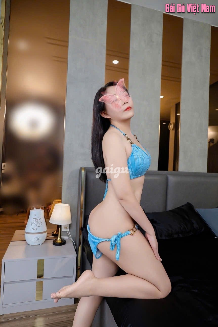 MAI TRINH XINH XẮN LÀM TÌNH DÂM PHÊ CHIỀU KHÁCH NHƯ NGƯỜI YÊU